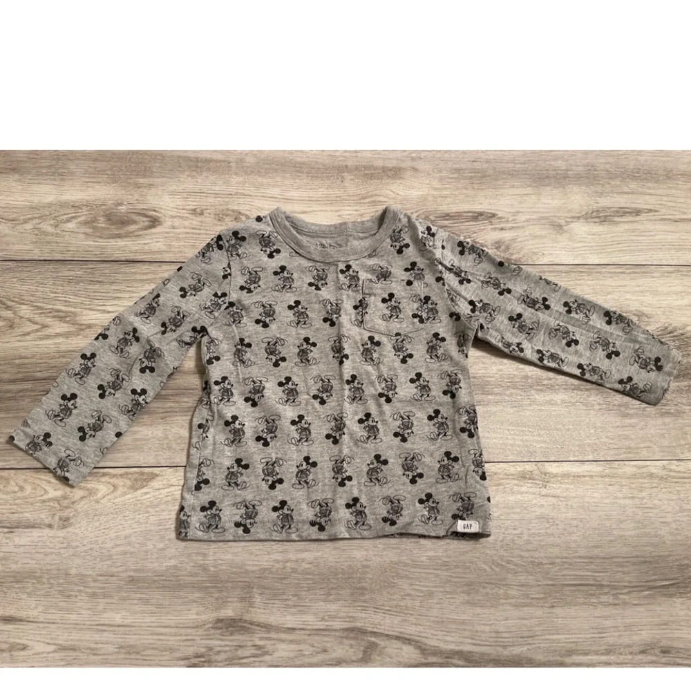 Gap Disney Mickey Size 3 Gray And Black Outfit With Pocket On Top